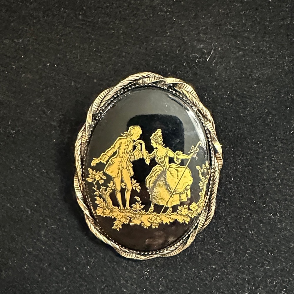 298- Vintage Black and Gold Romantic Scene Black Courting Couple Brooch/Pin